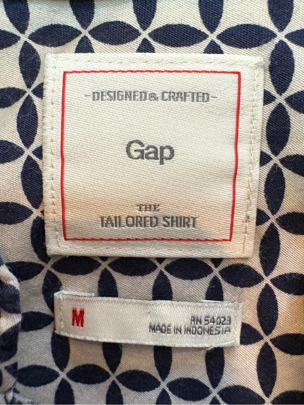 Gap The Tailored Shirt Navy Cream Geometric Button Down M - Picture 5 of 9
